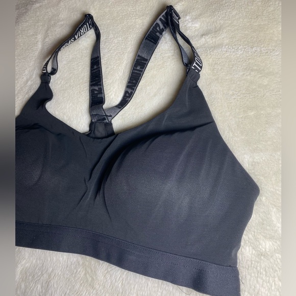 Victoria’ Secret Black Padded Sports Bra Mesh 34B VGUC - Picture 2 of 6